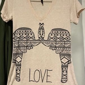 Heather Beige elephant love t-shirt